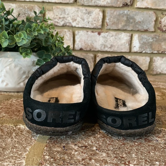 Sorel | Black Quilted Slippers - Picture 4 of 9